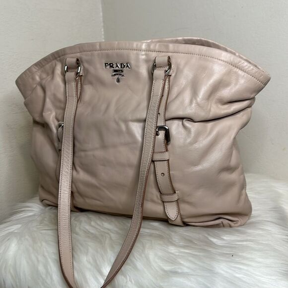 💯 Authentic Prada Tote Handbag🍀 - Picture 8 of 16